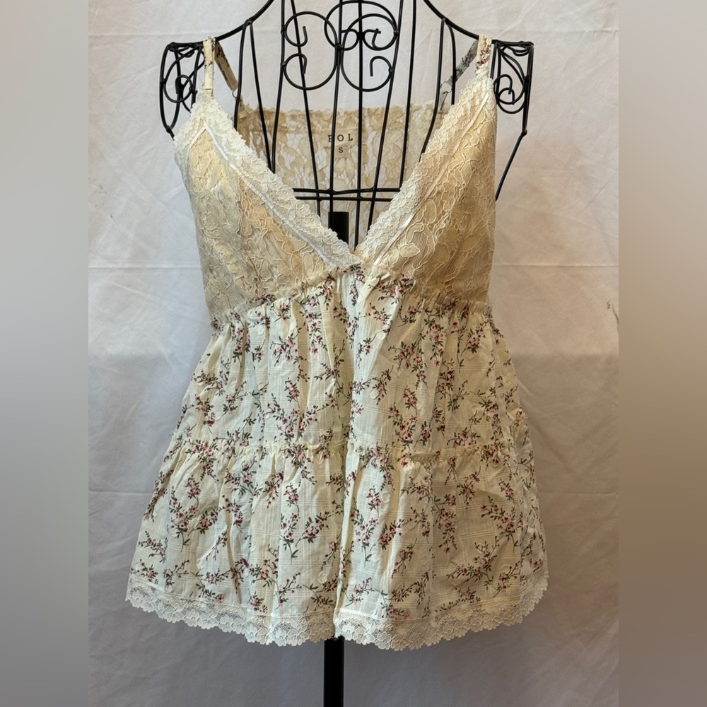 251 - Pol Cream Floral Lace Camisole